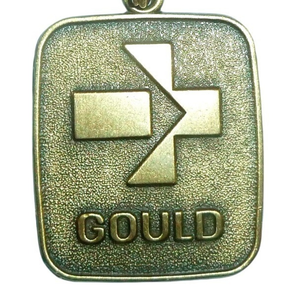 Vintage Gould Electronics Logo Keychain Brass Tone Metal Corporate Advertising